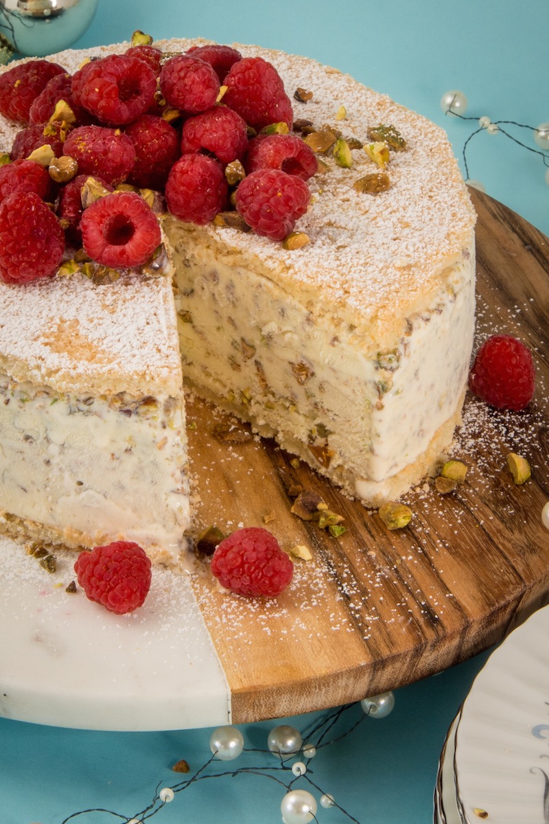 Pistachio & Raspberry Icecream Cake